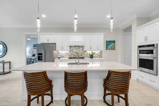 $2,083,500 | 14386 Laguna Springs Lane, Naples, FL 34114