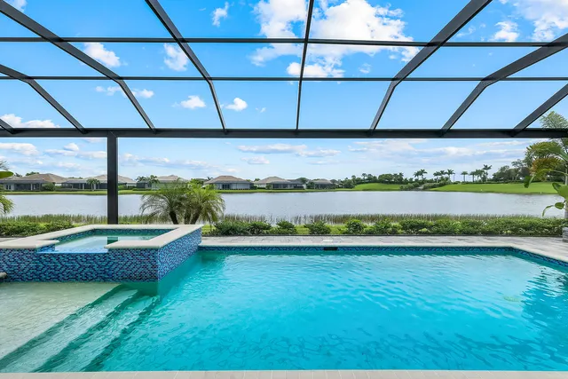 $2,083,500 | 14386 Laguna Springs Lane, Naples, FL 34114