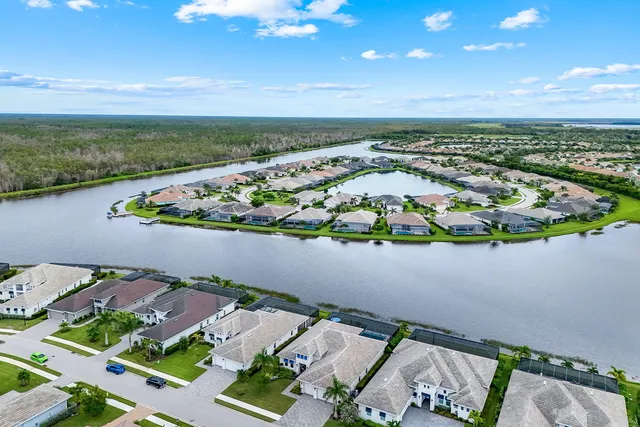 $2,083,500 | 14386 Laguna Springs Lane, Naples, FL 34114