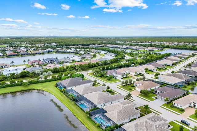 $2,083,500 | 14386 Laguna Springs Lane, Naples, FL 34114