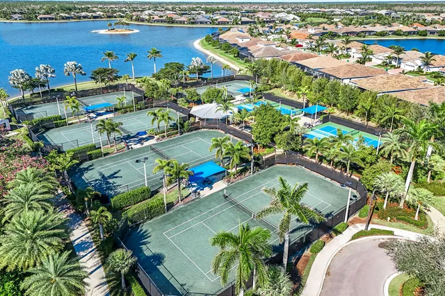 $2,083,500 | 14386 Laguna Springs Lane, Naples, FL 34114