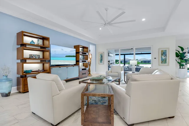 $2,083,500 | 14386 Laguna Springs Lane, Naples, FL 34114