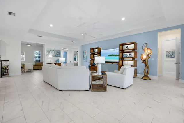 $2,083,500 | 14386 Laguna Springs Lane, Naples, FL 34114