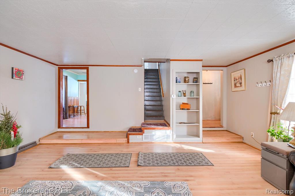 6449 Lapeer Road Burton, MI 48509 - Photo 9 of 47 Gallery Image 9