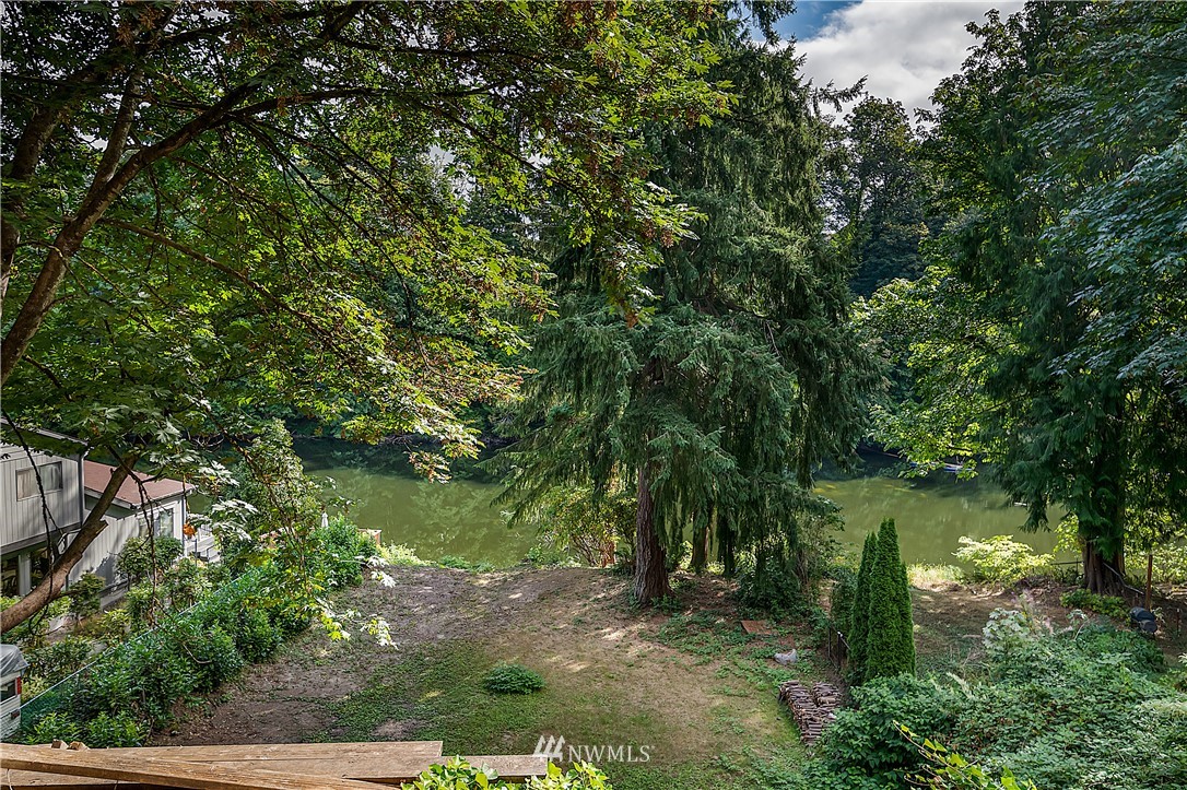 26430 Lake Fenwick Road South Kent, WA 98032 - Photo 1 of 30 a view of a lake view
