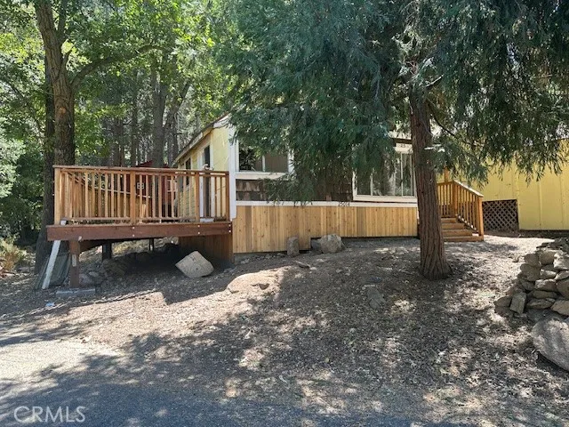 $1,200 | 25014 Moon Drive, Crestline, CA 92325