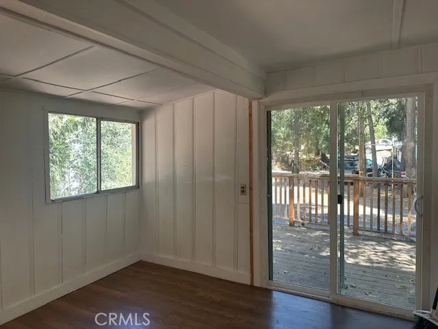 $1,200 | 25014 Moon Drive, Crestline, CA 92325