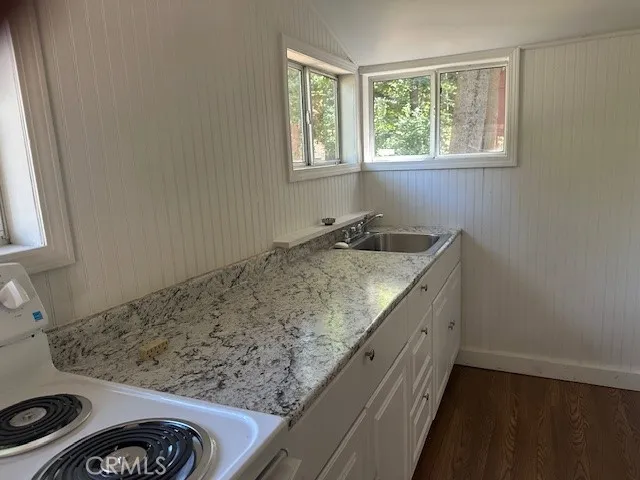 $1,200 | 25014 Moon Drive, Crestline, CA 92325