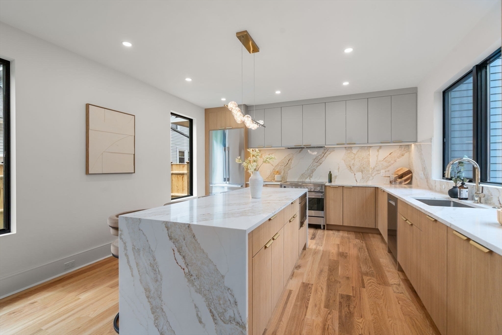 30 Keefe Avenue, Unit 30 Newton, MA 02464 - Photo 13 of 38