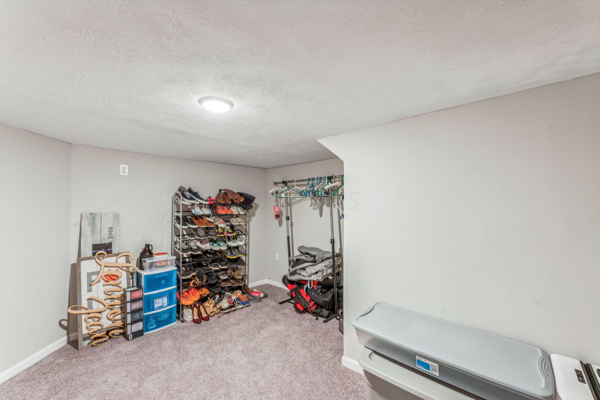 2925 Clermont Road Columbus, OH 43209 - Photo 41 of 46 749A9081-DC87-4388-89CD-936BF4858549