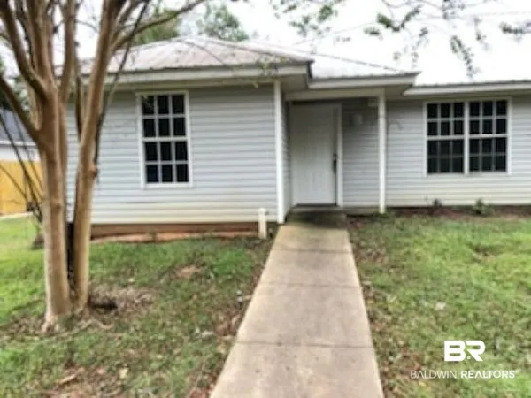 $1,350 | 305 West Peachtree Avenue, Foley, AL 36535