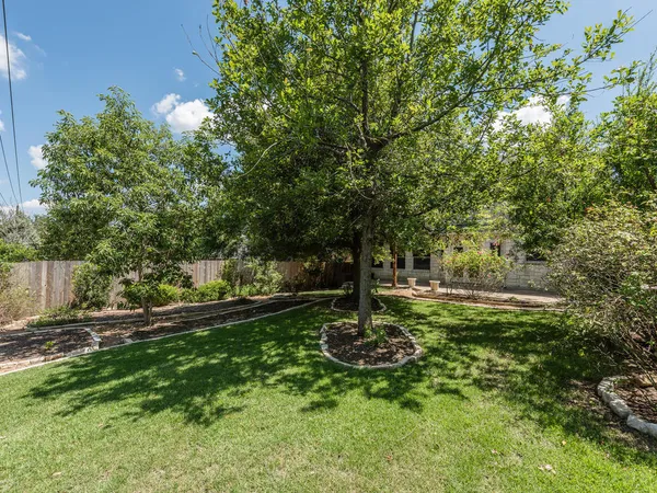 $3,400 | 11704 Emerald Falls Drive, Austin, TX 78738