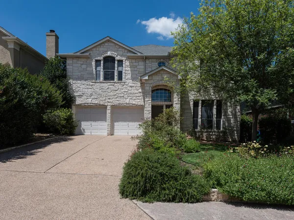$3,400 | 11704 Emerald Falls Drive, Austin, TX 78738