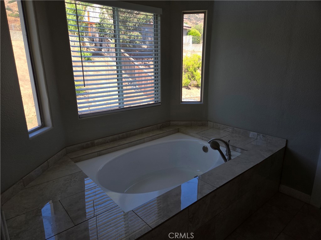 15721 Lake Ridge Road Lake Elsinore, CA 92530 - Photo 16 of 24