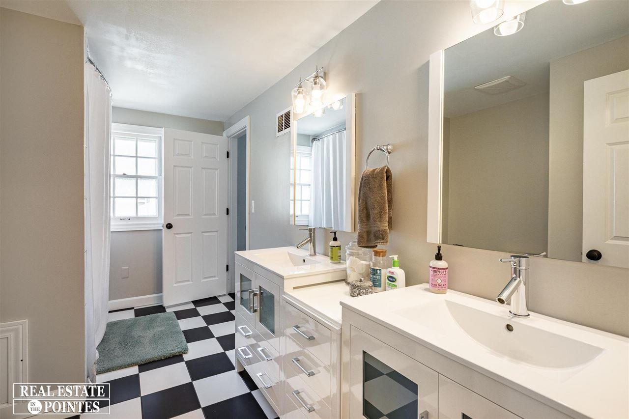 1031 Harvard Road Grosse Pointe Park, MI 48230 - Photo 21 of 42