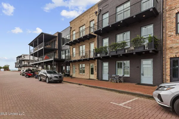 $898,000 | 145 Republic Street, Unit 431, Madison, MS 39110