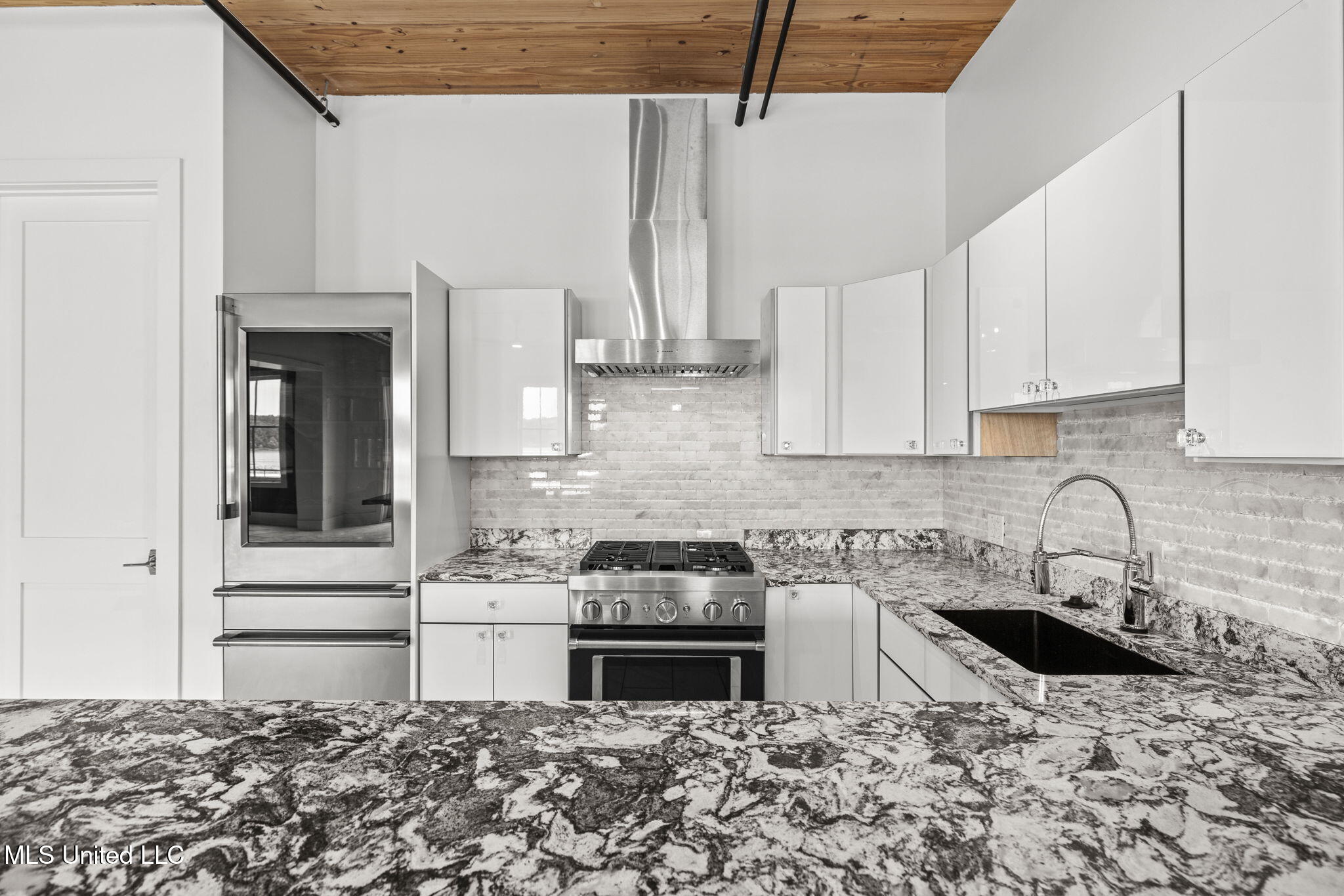 145 Republic Street, Unit 431 Madison, MS 39110 - Photo 26 of 116 24-web-or-mls-LR Penthouse-24