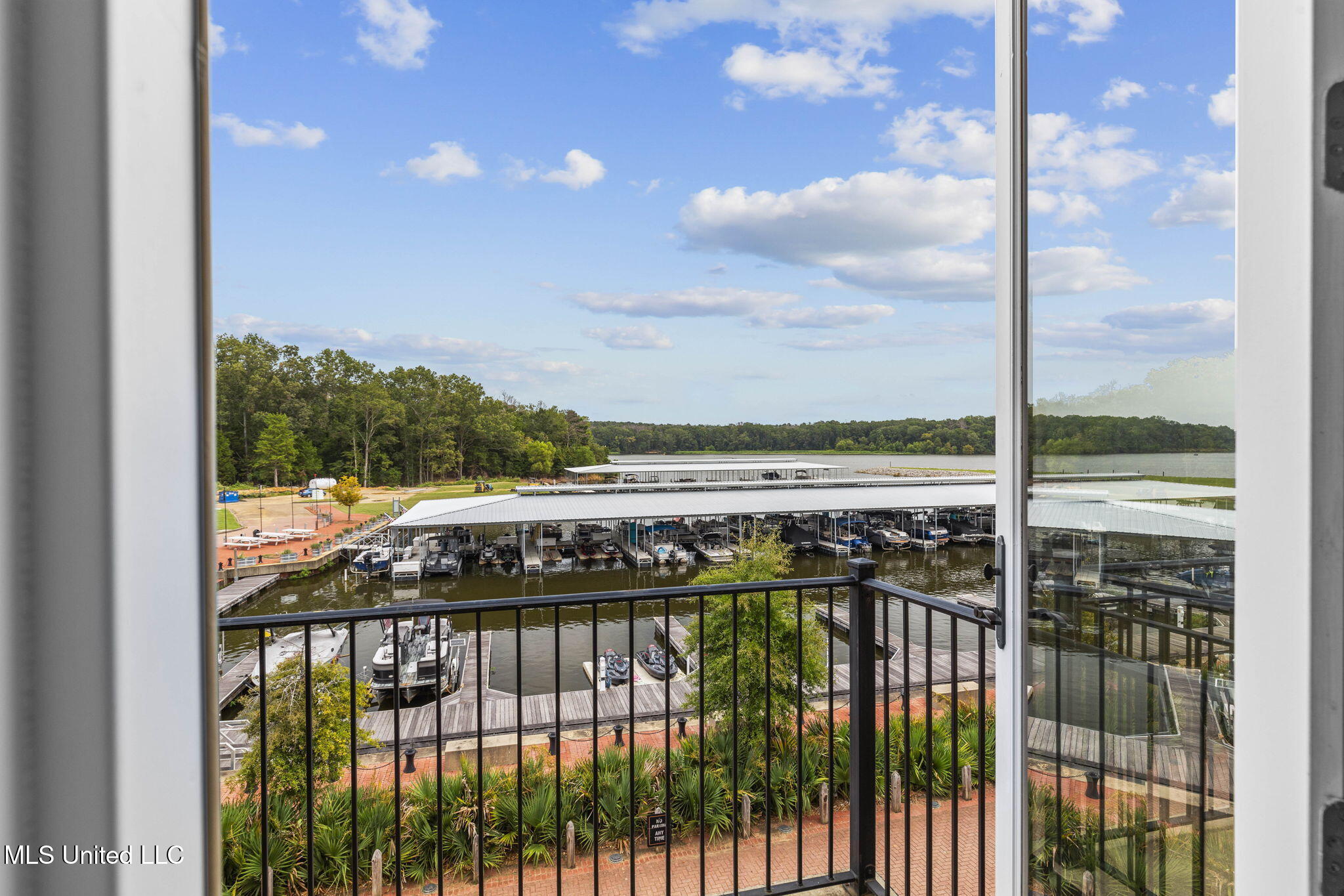 145 Republic Street, Unit 431 Madison, MS 39110 - Photo 35 of 116 33-web-or-mls-LR Penthouse-33