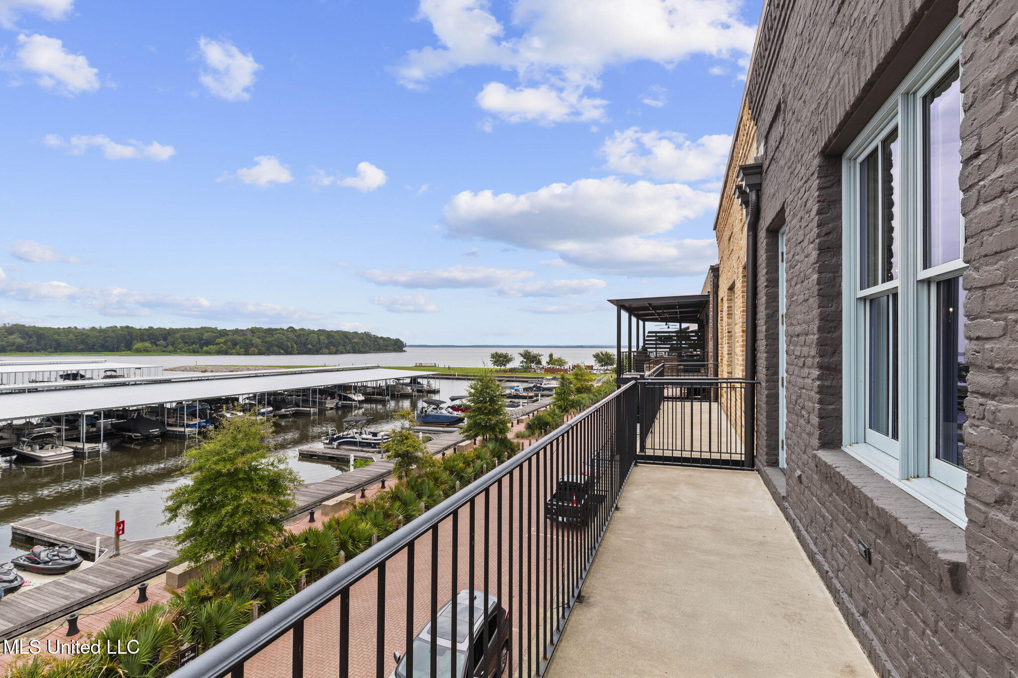 145 Republic Street, Unit 431 Madison, MS 39110 - Photo 39 of 116 37-web-or-mls-LR Penthouse-37