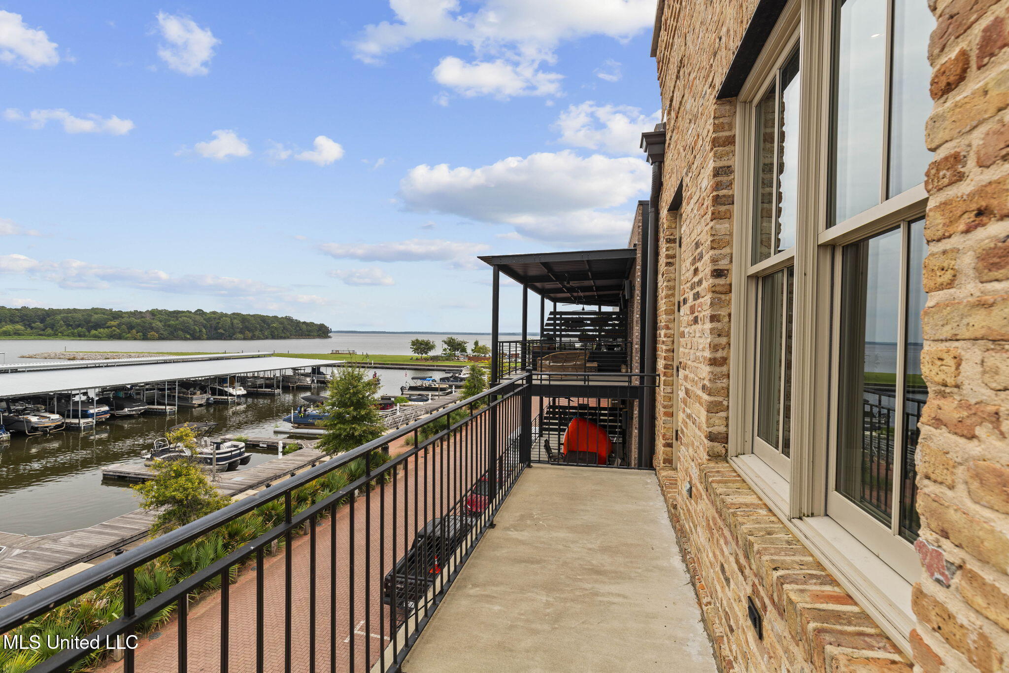 145 Republic Street, Unit 431 Madison, MS 39110 - Photo 50 of 116 47-web-or-mls-LR Penthouse-47