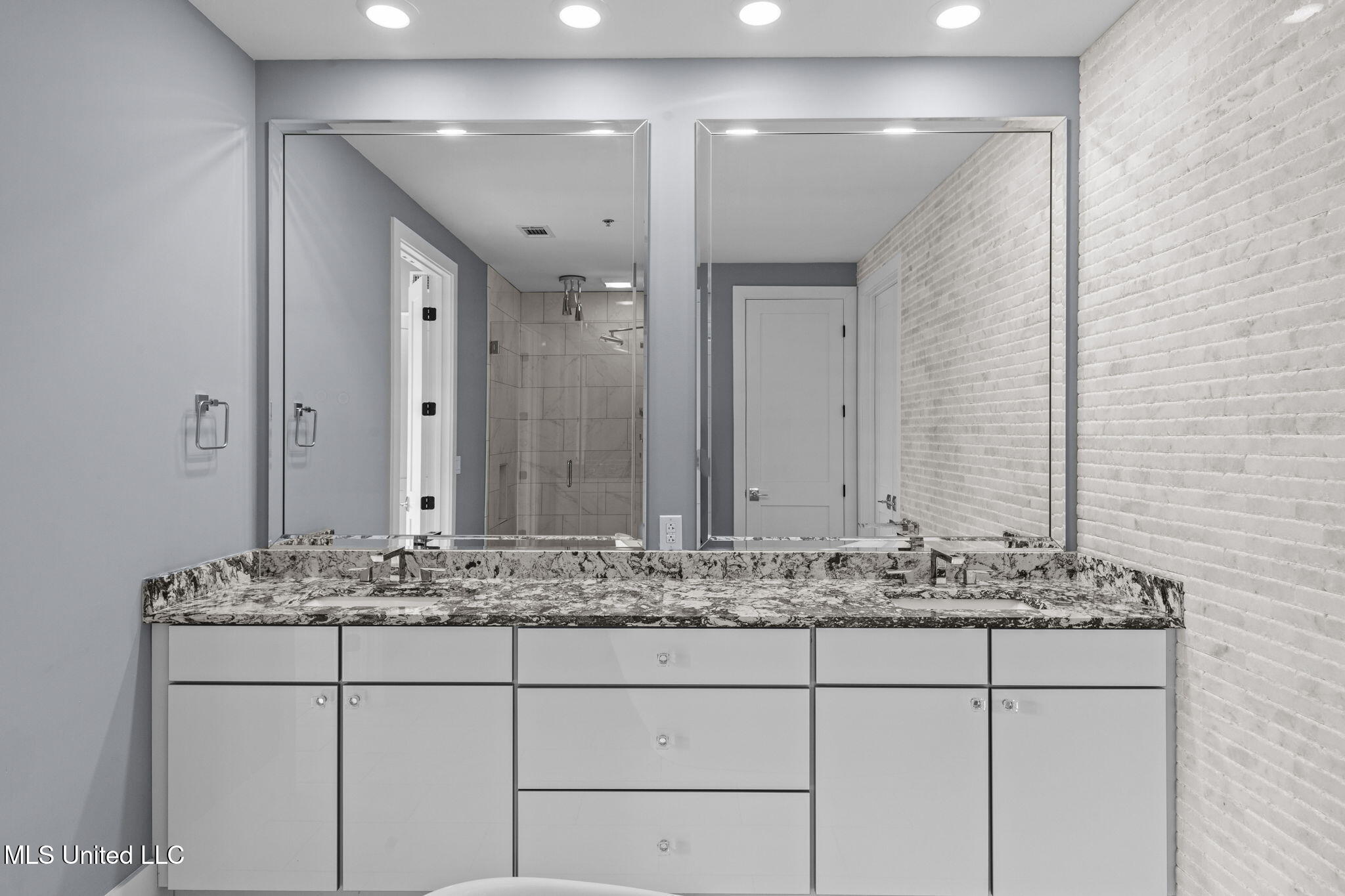 145 Republic Street, Unit 431 Madison, MS 39110 - Photo 58 of 116 55-web-or-mls-LR Penthouse-55