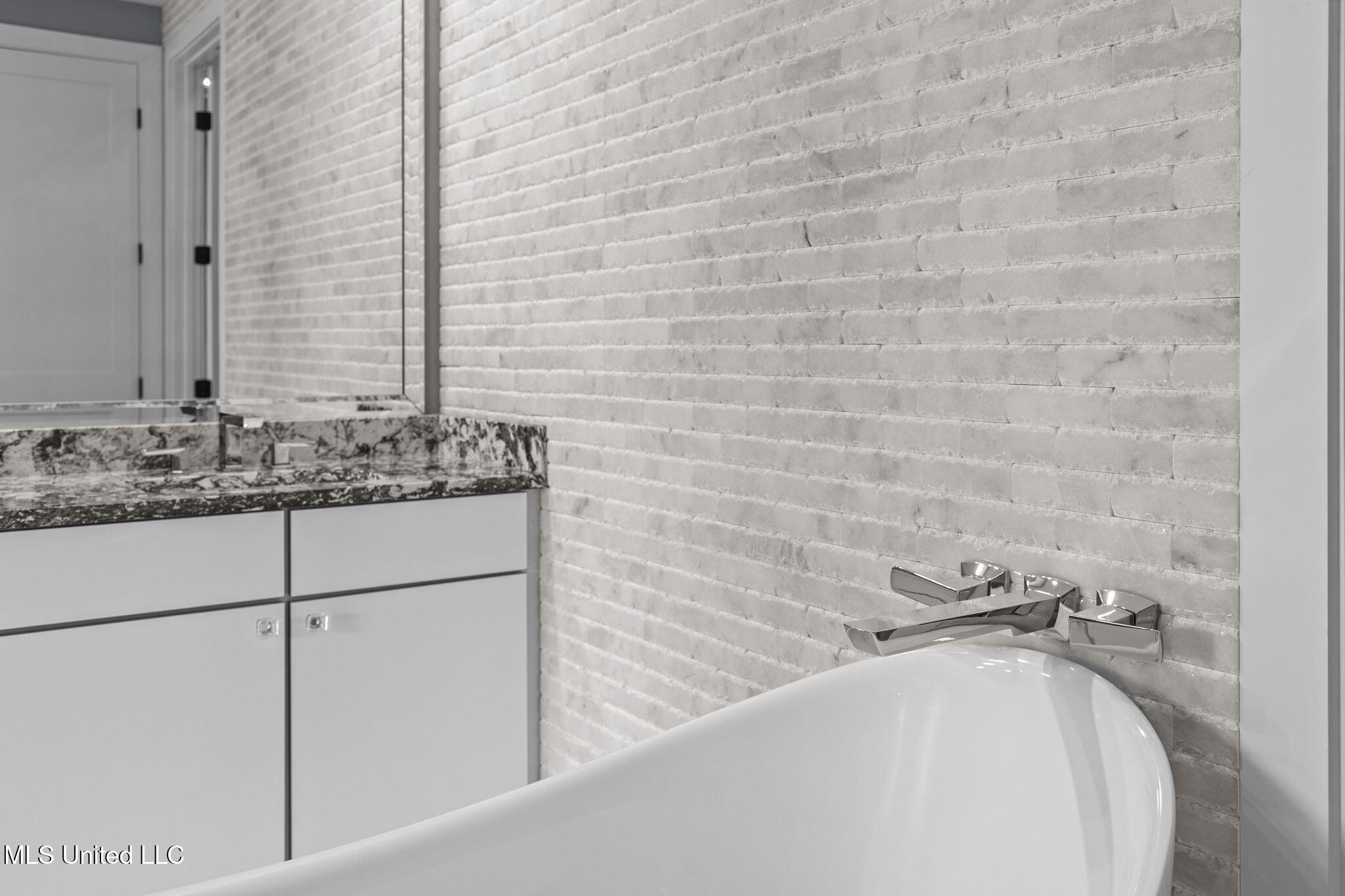 145 Republic Street, Unit 431 Madison, MS 39110 - Photo 60 of 116 57-web-or-mls-LR Penthouse-57