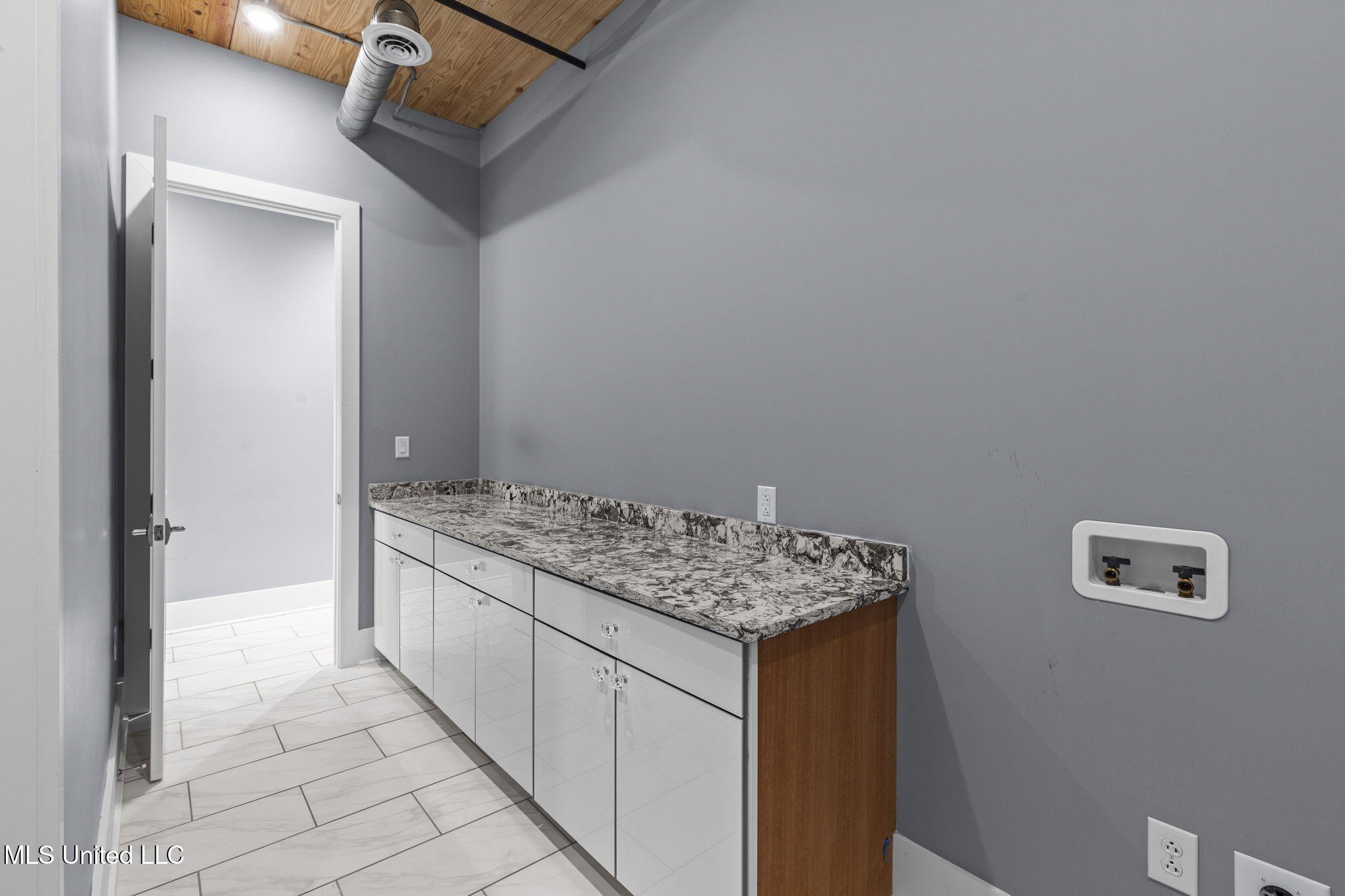 145 Republic Street, Unit 431 Madison, MS 39110 - Photo 65 of 116 62-web-or-mls-LR Penthouse-62