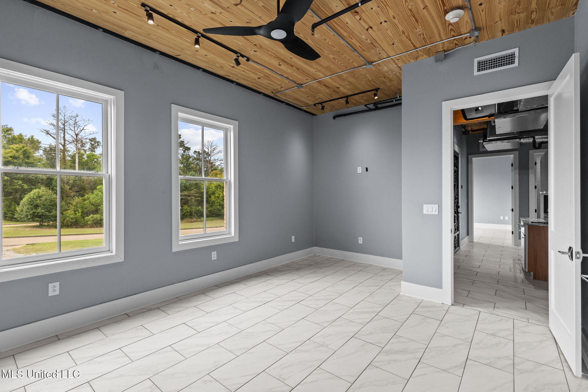 145 Republic Street, Unit 431 Madison, MS 39110 - Photo 84 of 116 79-web-or-mls-LR Penthouse-79