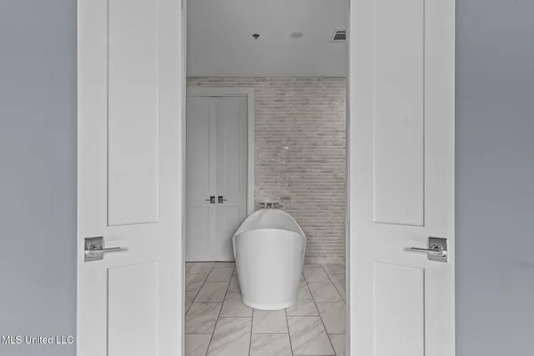 $898,000 | 145 Republic Street, Unit 431, Madison, MS 39110