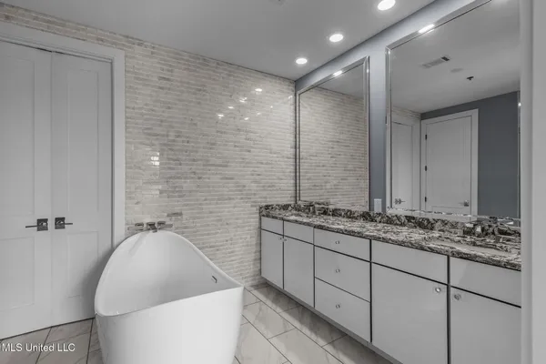 $898,000 | 145 Republic Street, Unit 431, Madison, MS 39110