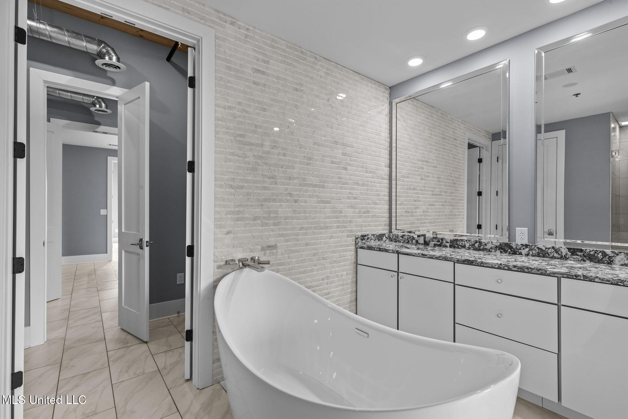 145 Republic Street, Unit 431 Madison, MS 39110 - Photo 94 of 116 89-web-or-mls-LR Penthouse-89