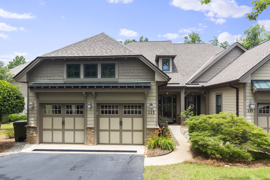 Welcome to 113 Aileen Lane!