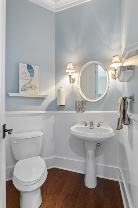 113 Aileen Lane Clemson, SC 29631 - Photo 12 of 35 Main level powder room