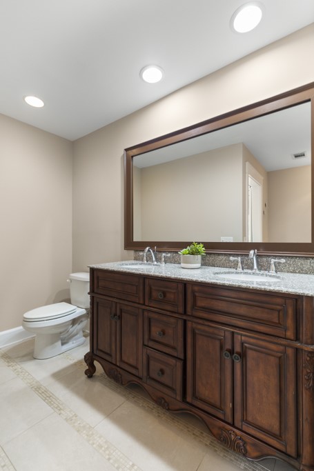 113 Aileen Lane Clemson, SC 29631 - Photo 20 of 35 Second level master bedroom bathroom