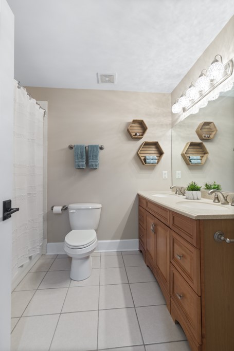 113 Aileen Lane Clemson, SC 29631 - Photo 25 of 35 Second level Guest bathroom