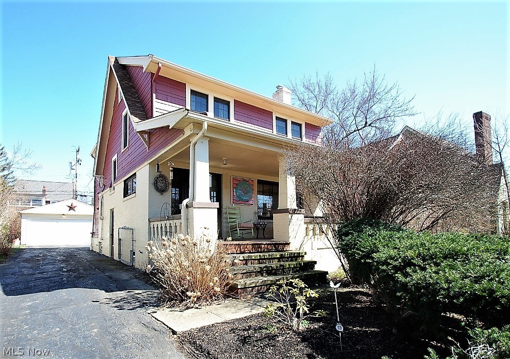 Welcome to 2401 Queenston Rd. Cleveland Heights OH 44118