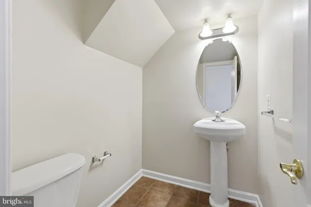 $2,390 | 5507 Hartfield Avenue, Suitland, MD 20746