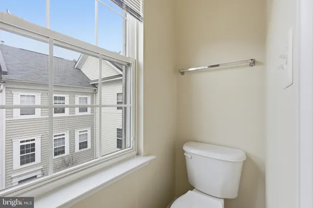 $2,390 | 5507 Hartfield Avenue, Suitland, MD 20746