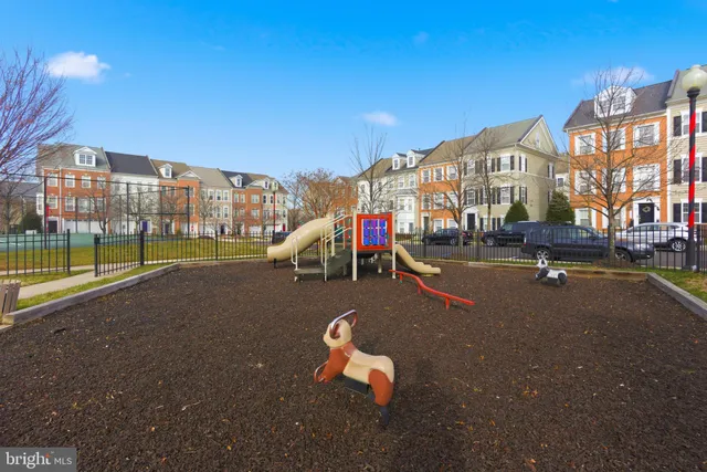 $2,390 | 5507 Hartfield Avenue, Suitland, MD 20746