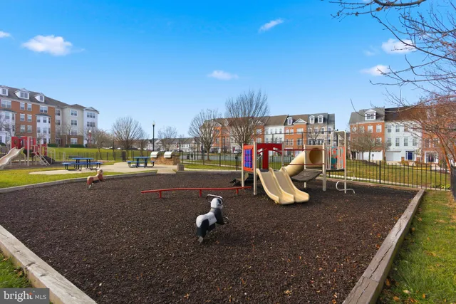 $2,390 | 5507 Hartfield Avenue, Suitland, MD 20746