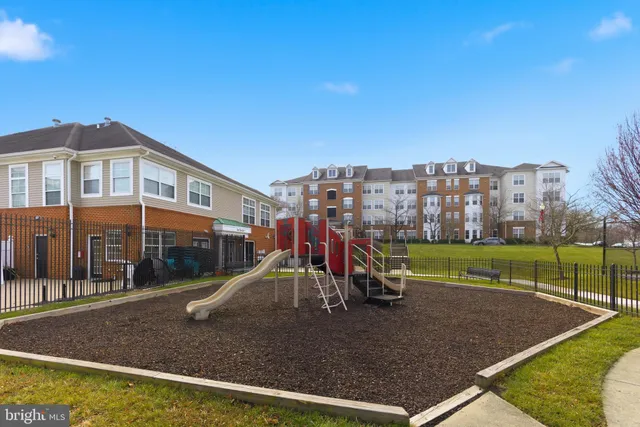 $2,390 | 5507 Hartfield Avenue, Suitland, MD 20746