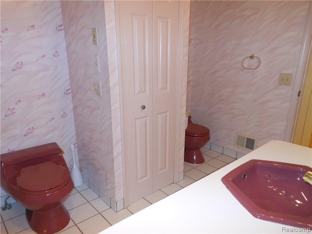 356 Meadow Bridge Drive, Unit 120 Rochester Hills, MI 48307 - Photo 24 of 34