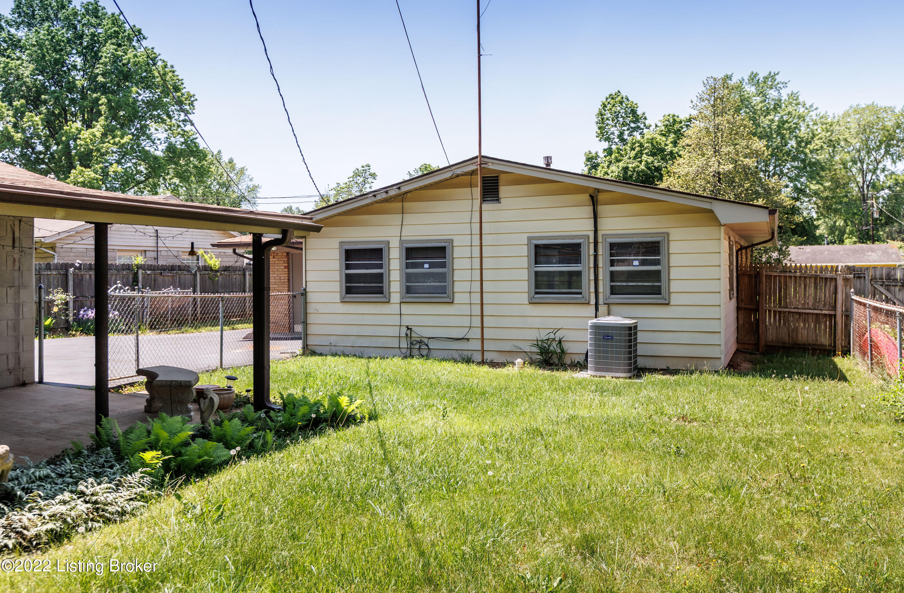 1817 Millgate Road Louisville, KY 40223 - Photo 30 of 35 030