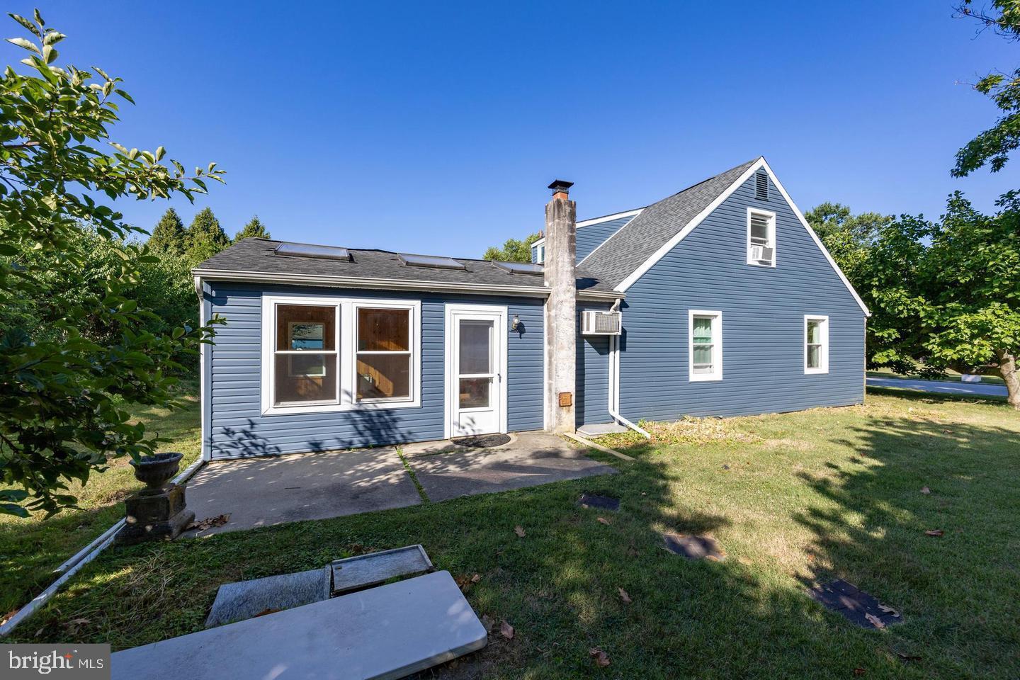 414 Norfolk Road Flourtown, PA 19031 - Photo 3 of 44