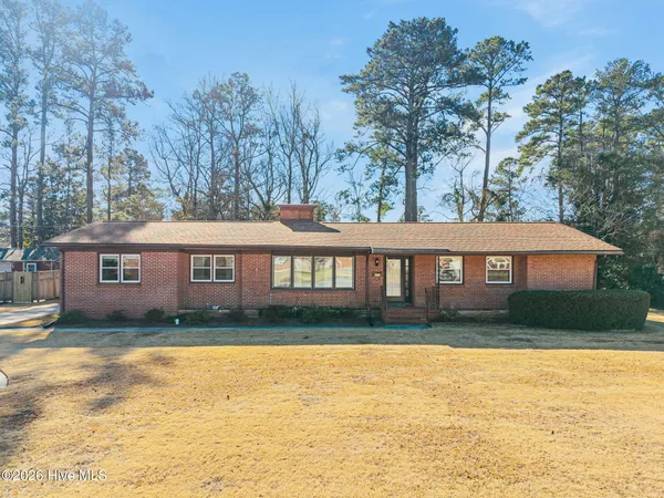 $285,000 | 205 Fenton Place, Jacksonville, NC 28540