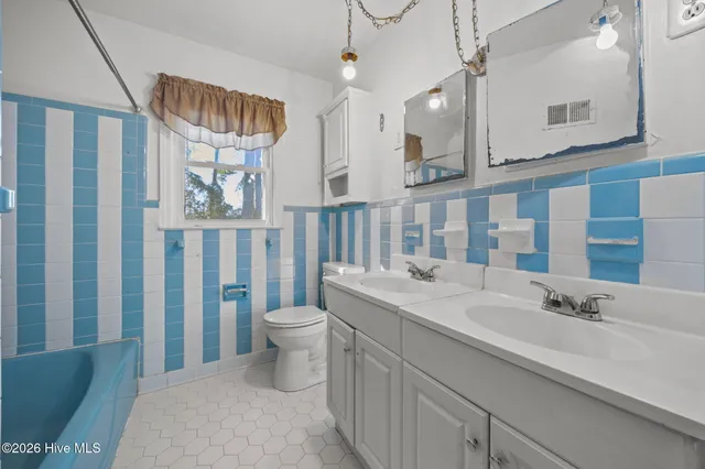 $295,000 | 205 Fenton Place, Jacksonville, NC 28540