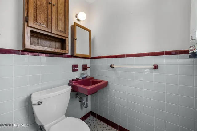 $295,000 | 205 Fenton Place, Jacksonville, NC 28540