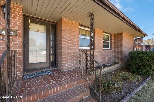 $295,000 | 205 Fenton Place, Jacksonville, NC 28540