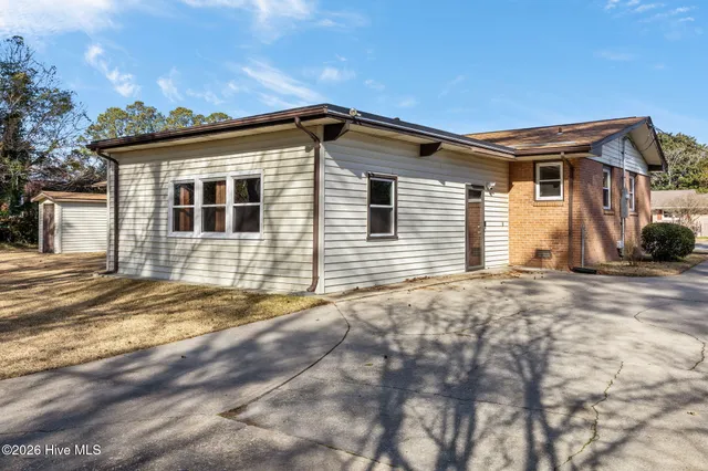 $295,000 | 205 Fenton Place, Jacksonville, NC 28540