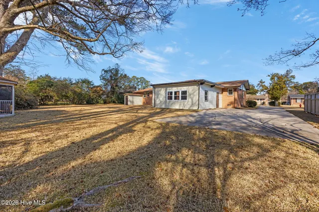 $295,000 | 205 Fenton Place, Jacksonville, NC 28540